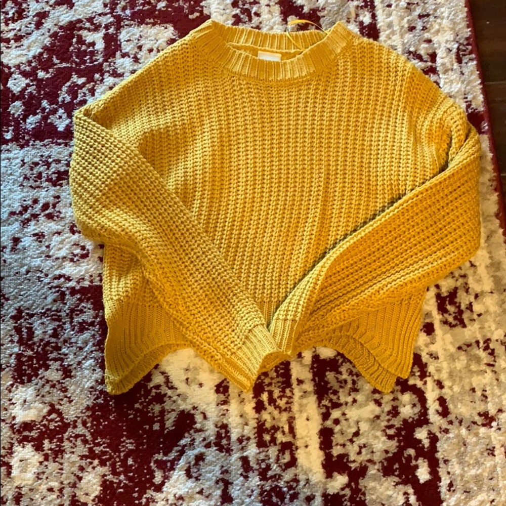 Cropped sweater